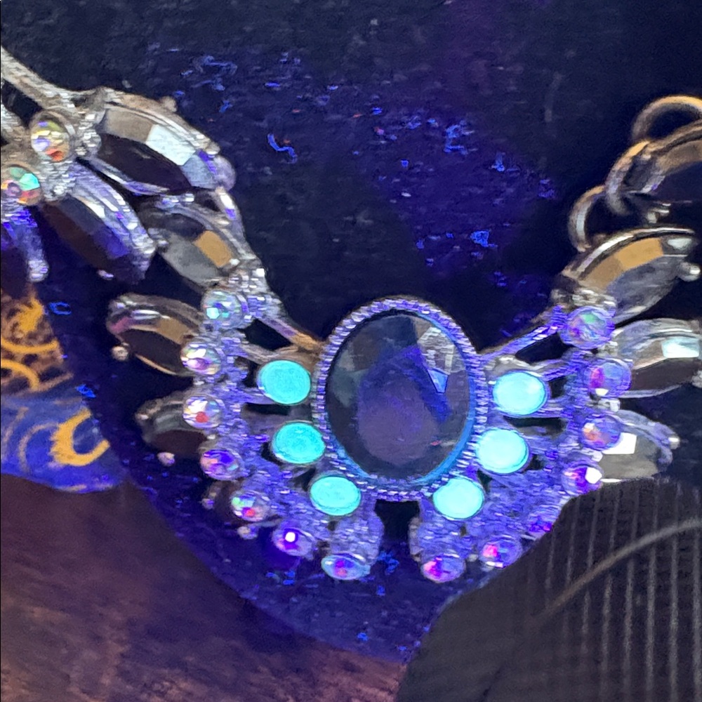 Betsy Johnson Whiteout collection statement necklace